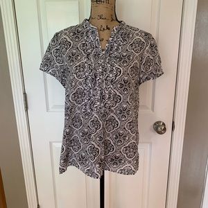 Women’s Gap patterned button up blouse
